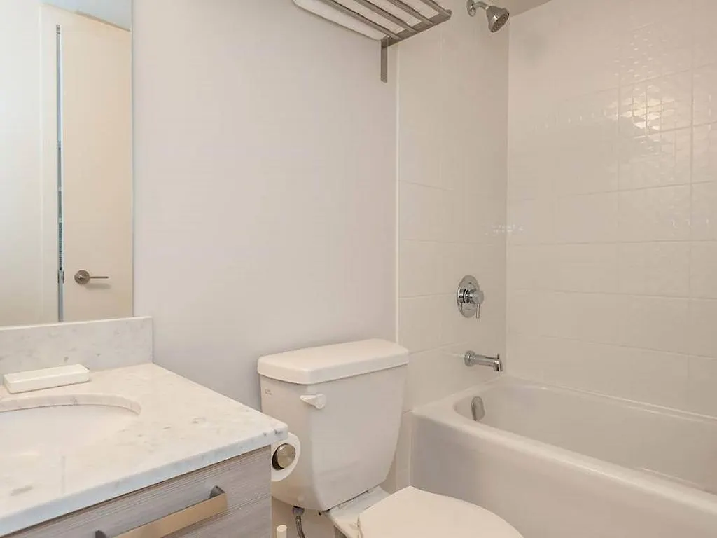 Aoc Suites - Penthouse Condo Apartment Toronto